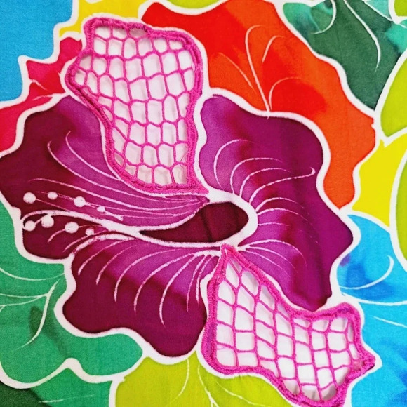 Chrysalis Tropical Sarong Wrap Handmade In Indonesia Red Floral 43x66 Inches - Picture 4 of 6